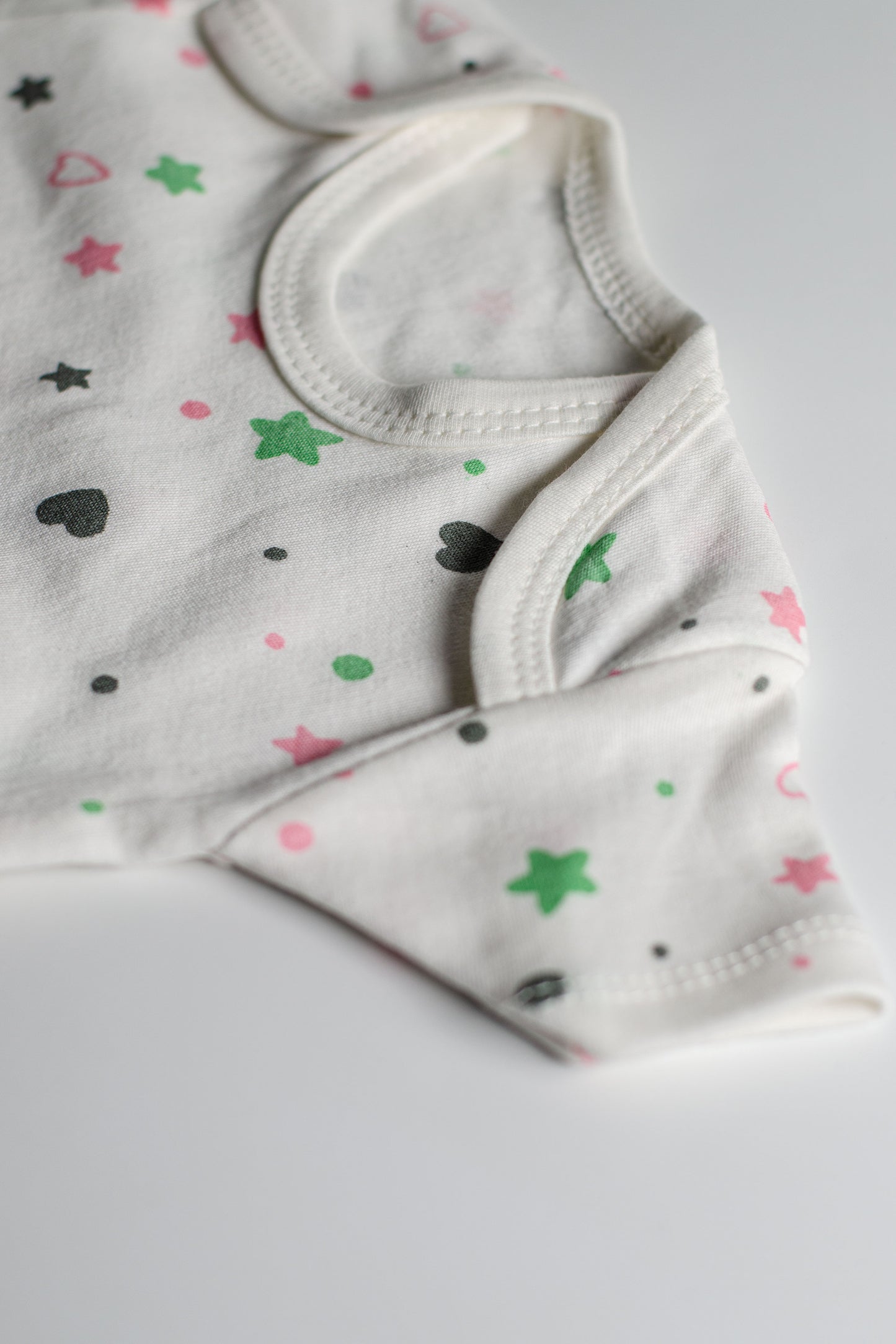 5 Pack Baby Bodysuits – Soft Cotton, Unisex, Assorted Colors & Prints